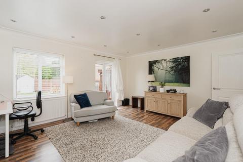 9 Cardinal Close, Worcester Park, KT4 7EH