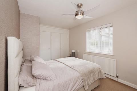 9 Cardinal Close, Worcester Park, KT4 7EH