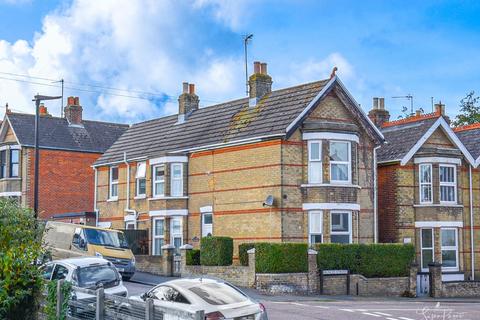 3 bedroom detached house for sale, Moorgreen Road, Cowes