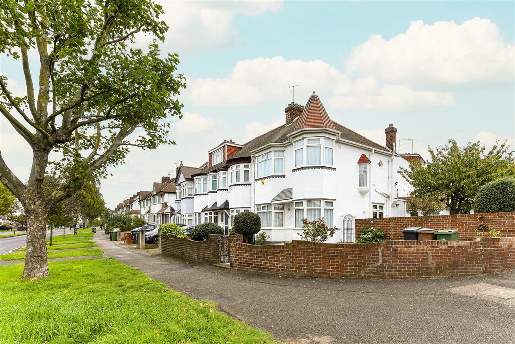 Waltham Way, Chingford 3 bed house for sale £700,000