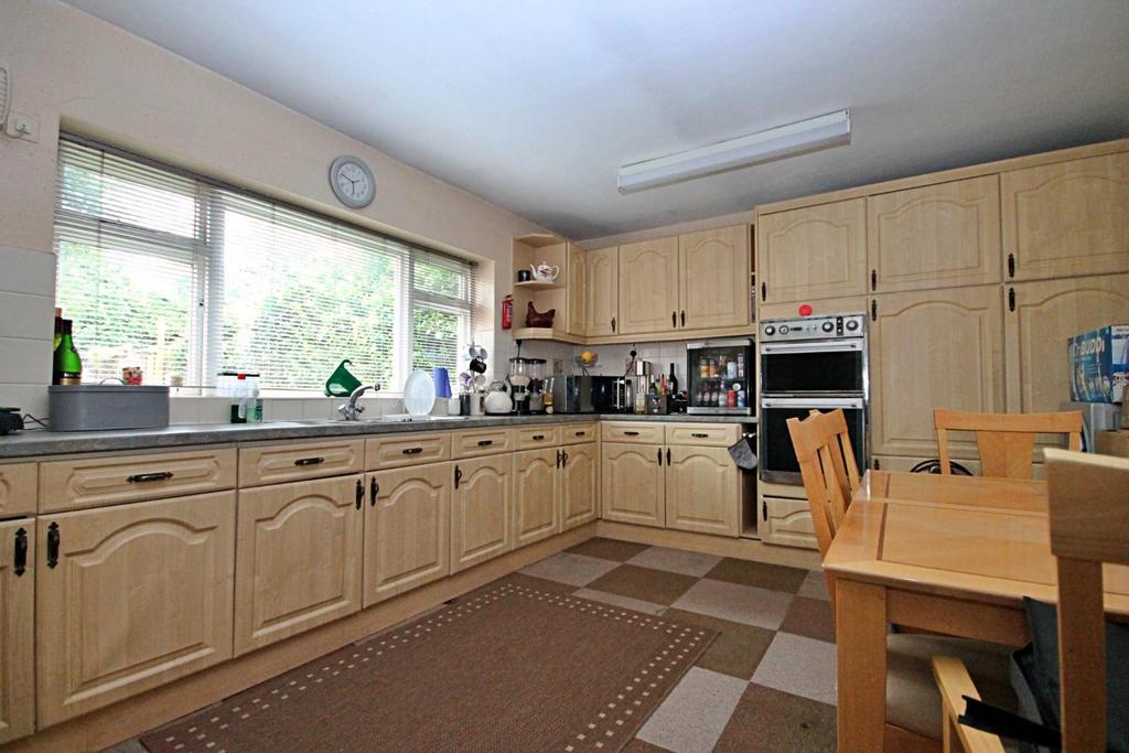 Stephenson Close, Glascote, Tamworth 3 bed semidetached house for sale