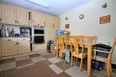 56 Stephenson Close, Glascote, Tamworth, B77 2DQ