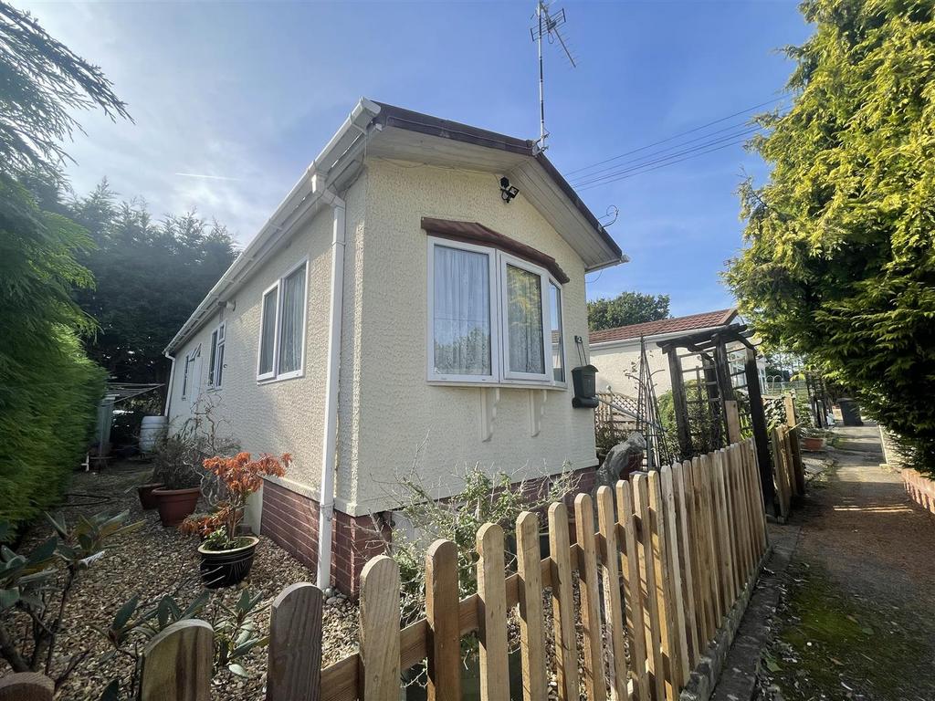 Overbrook Grange, Watling Street, Nuneaton 2 bed park home for sale £85,000