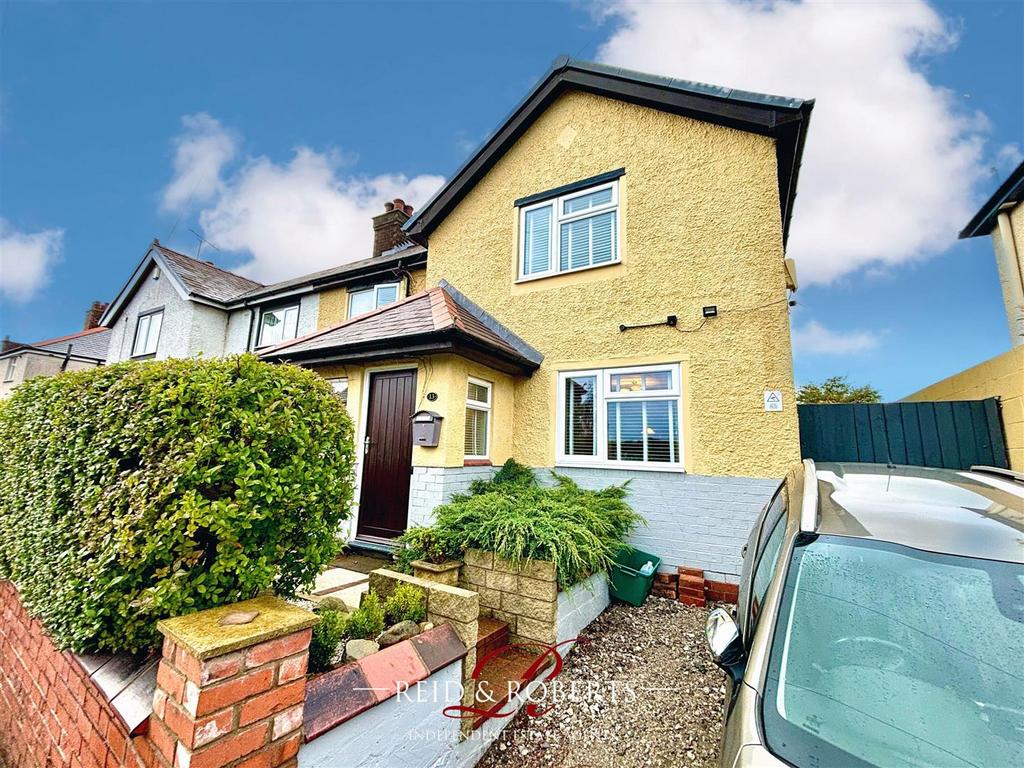 Brynmally Park, Pentre Broughton, Wrexham 3 bed semidetached house for