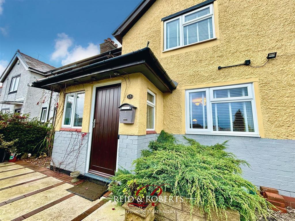 Brynmally Park, Pentre Broughton, Wrexham 3 bed semidetached house for