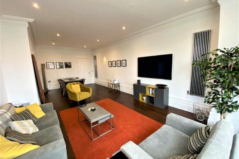 3 bedroom apartment to rent, Chesham Place, Bowdon, Altrincham