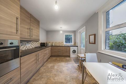 15 Clements Road, London, SE16 4DW