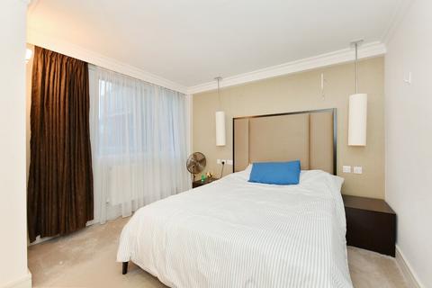 3 bedroom apartment to rent, Warwick Gardens, Kensington, W14