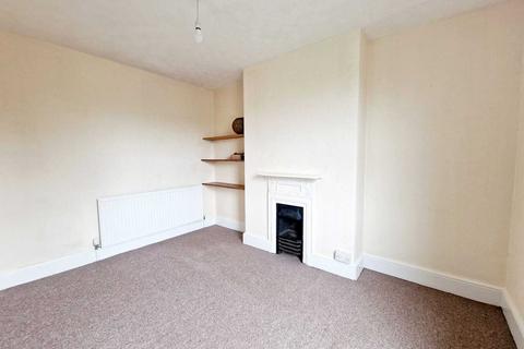 2 bedroom flat to rent, Bath road, Stroud