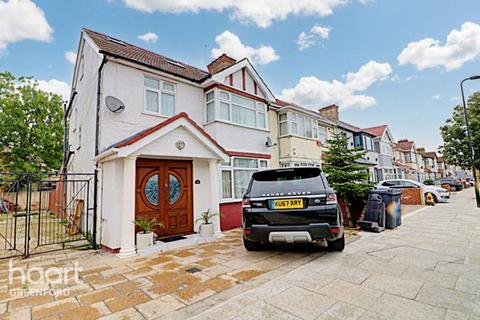 4 bedroom semi-detached house for sale, Scotts Road, Southall