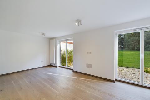 2 bedroom flat for sale, Uplands House, Four Ashes Road, Cryers Hill, HP15 6DY
