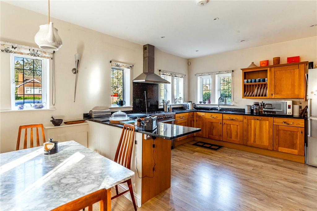 Townsend Lane, Harpenden, Hertfordshire 6 bed detached house for sale