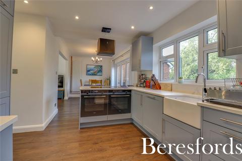 8 Longfellow Drive, Hutton, Brentwood, CM13 2QQ