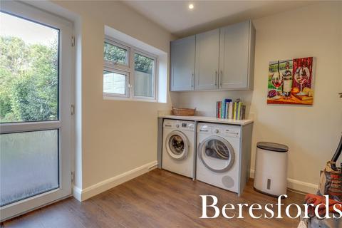 8 Longfellow Drive, Hutton, Brentwood, CM13 2QQ