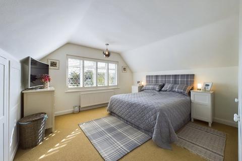 3 Chamberlain Way, Pinner, HA5 2AZ