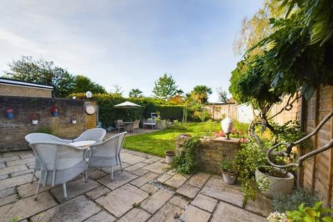 3 Chamberlain Way, Pinner, HA5 2AZ