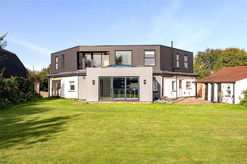 St Andrews Drive, Blundellsands, Merseyside, L23 5 bed detached house