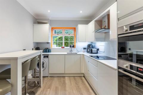 2 bedroom apartment for sale - Greenhurst Drive, Barnt Green, B45 8GH