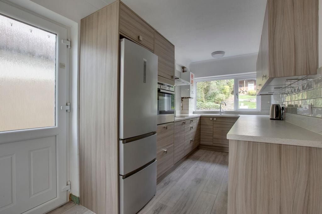 Robinson Road, Loudwater, HP13 3 bed semidetached house for sale £