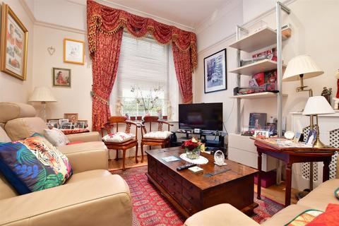 2 bedroom flat for sale, High Street, Reigate, Surrey