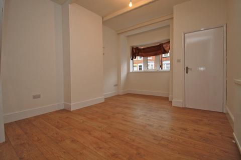 2 bedroom terraced house to rent - Hawkesbury Road,  Leicester, LE2