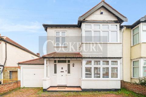 4 Thaxted Road, London, SE9 3PU