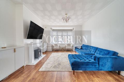 4 Thaxted Road, London, SE9 3PU