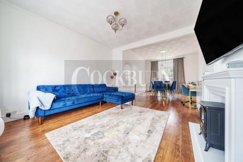 4 Thaxted Road, London, SE9 3PU