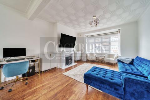 4 Thaxted Road, London, SE9 3PU