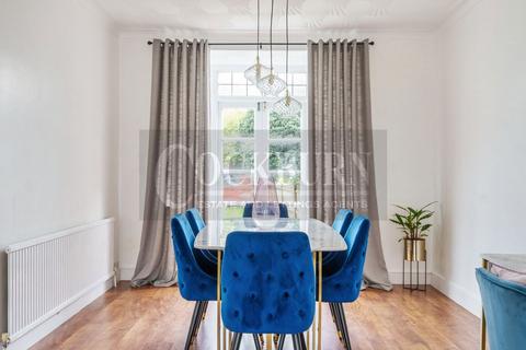 4 Thaxted Road, London, SE9 3PU