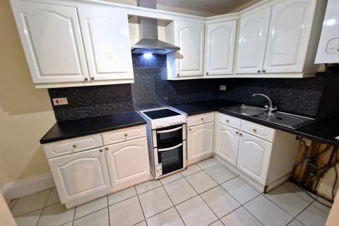 2 bedroom flat to rent, Windsor Road, Redcar, TS10