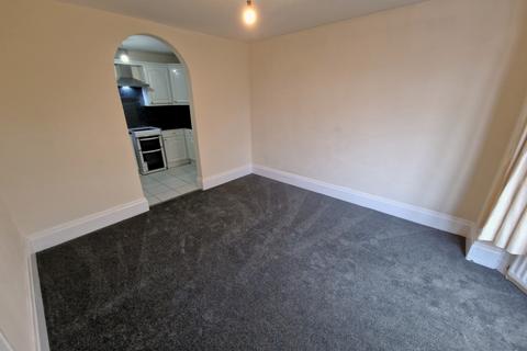 2 bedroom flat to rent, Windsor Road, Redcar, TS10