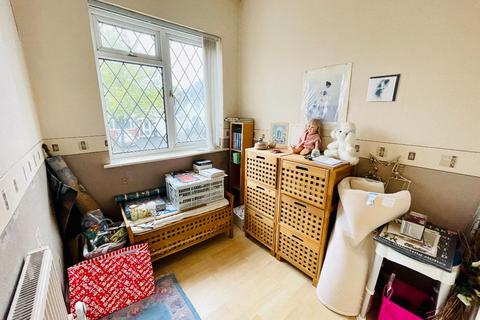 62 Bushmore Road, Hall Green, Birmingham, B28 9QX