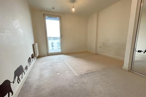 1 bedroom apartment to rent, Signal Building, High Point Village, Hillingdon, UB3