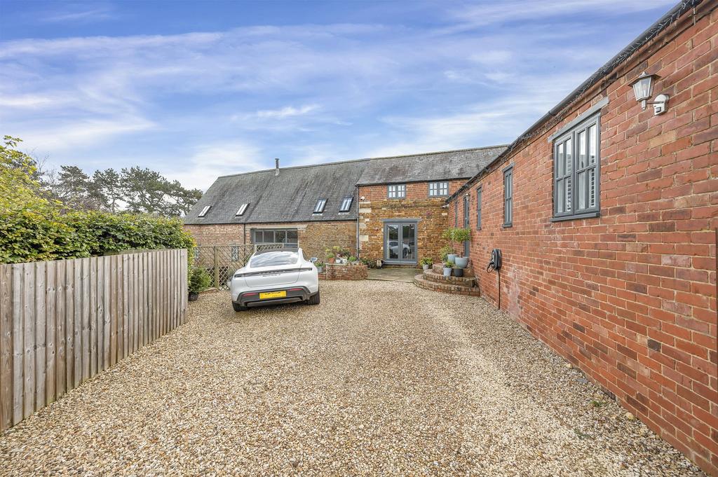 Loddington Lane, Belton In Rutland 5 bed link detached house for sale £850,000