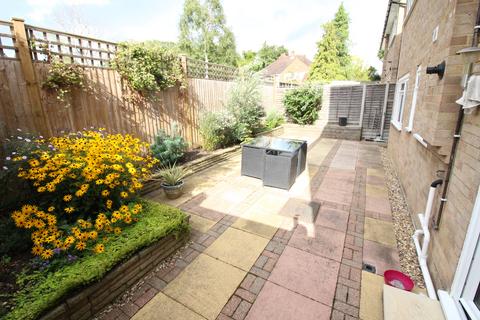 2 Roland Way, Worcester Park, KT4 7HF