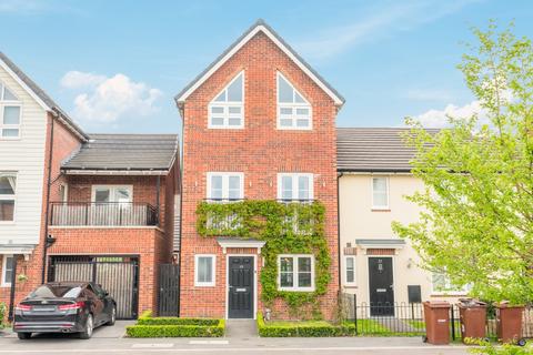 25 Park Way, Castleford, WF10 1BU