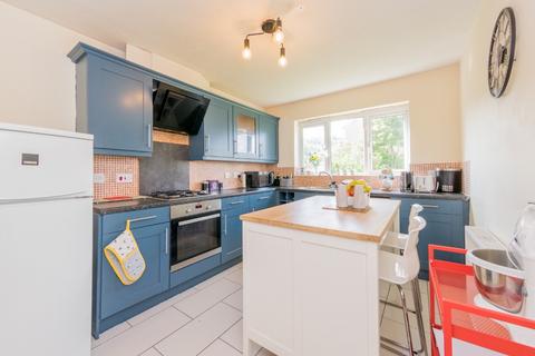 4 bedroom detached house for sale, Calderwood Close, Shipley