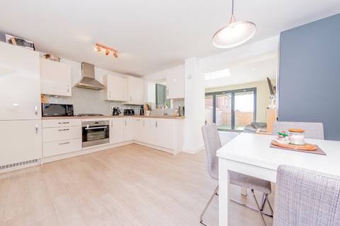 8 Astell Way, Morley, Leeds, LS27 0FL