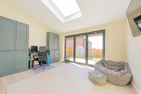 8 Astell Way, Morley, Leeds, LS27 0FL