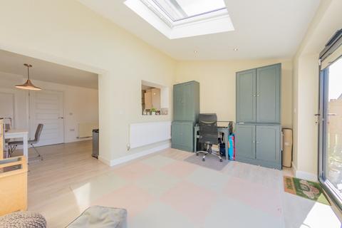 8 Astell Way, Morley, Leeds, LS27 0FL