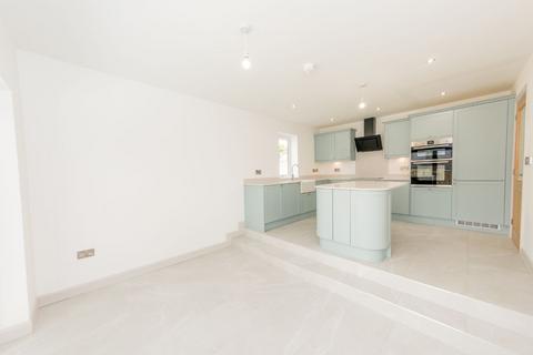 4 bedroom detached house for sale - Batley Road, Wakefield WF2