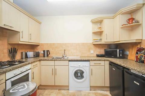 2 bedroom apartment to rent, Aston Clinton