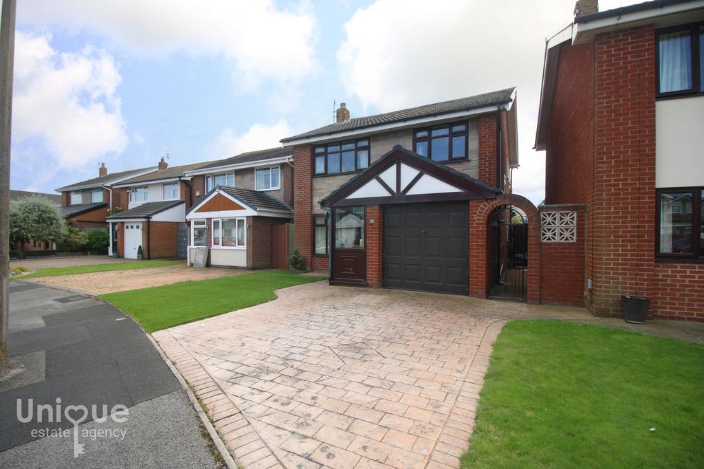 Sunningdale Avenue, Fleetwood, FY7 3 bed detached house for sale £249,950
