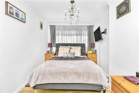 3 bedroom end of terrace house for sale, Channel Close, Hounslow, TW5