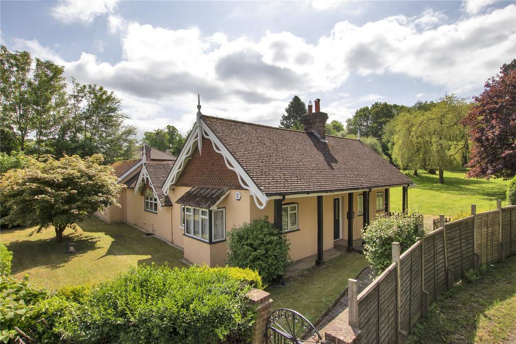 High Street, Brasted, Westerham, Kent, TN16 4 bed bungalow for sale £