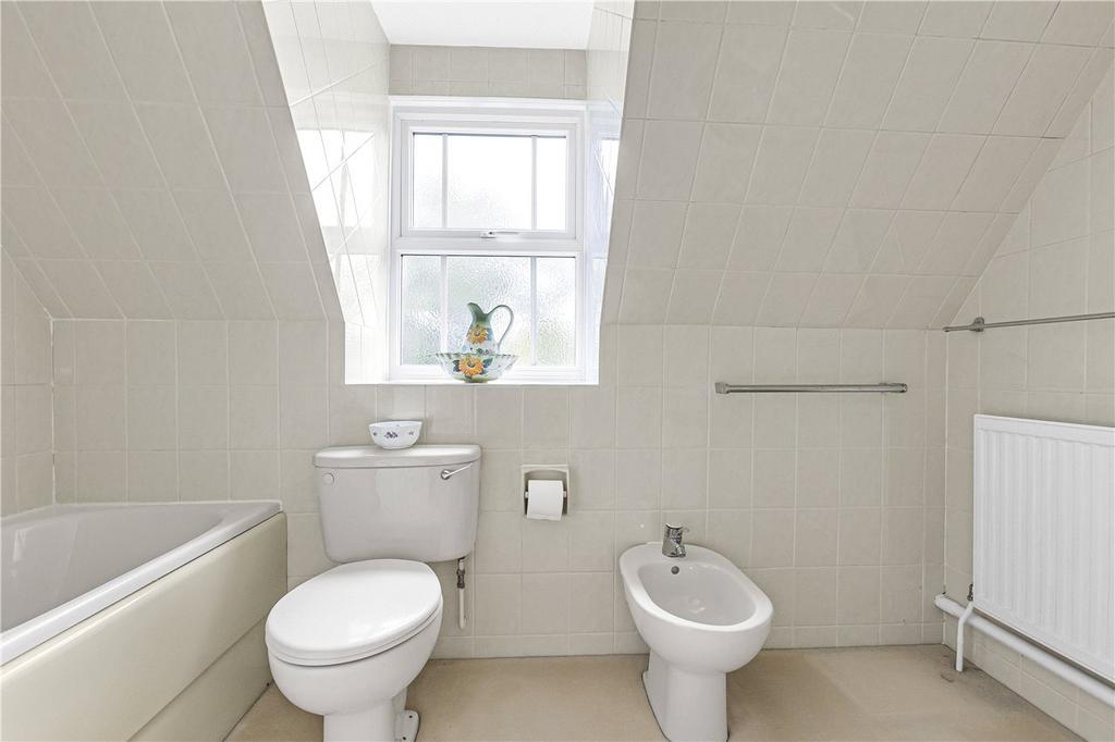 En-Suite Bathroom