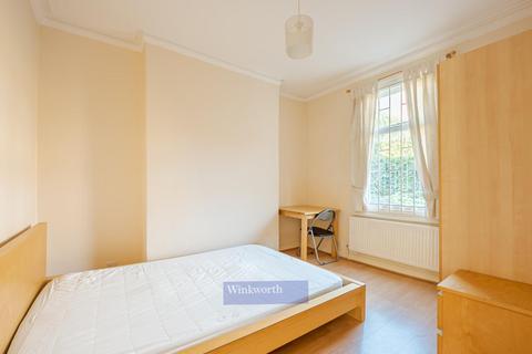 3 bedroom maisonette to rent, FIELDING STREET, SE17