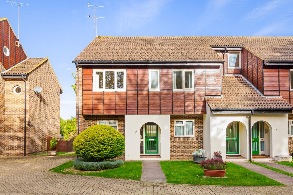 Ashtead 2 bed apartment for sale £595,000