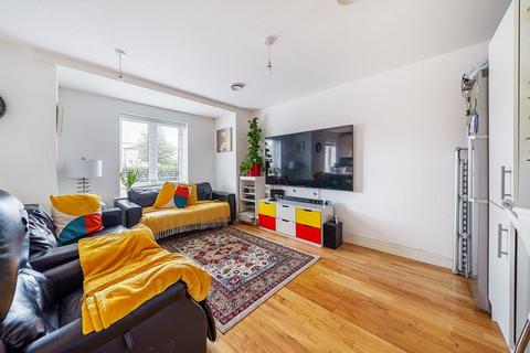 Flat 1, Meredew Place, 19 Kings Reach, Slough, SL3 7US